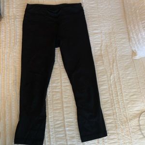 Lululemon black high intensity pant w/ mesh detail